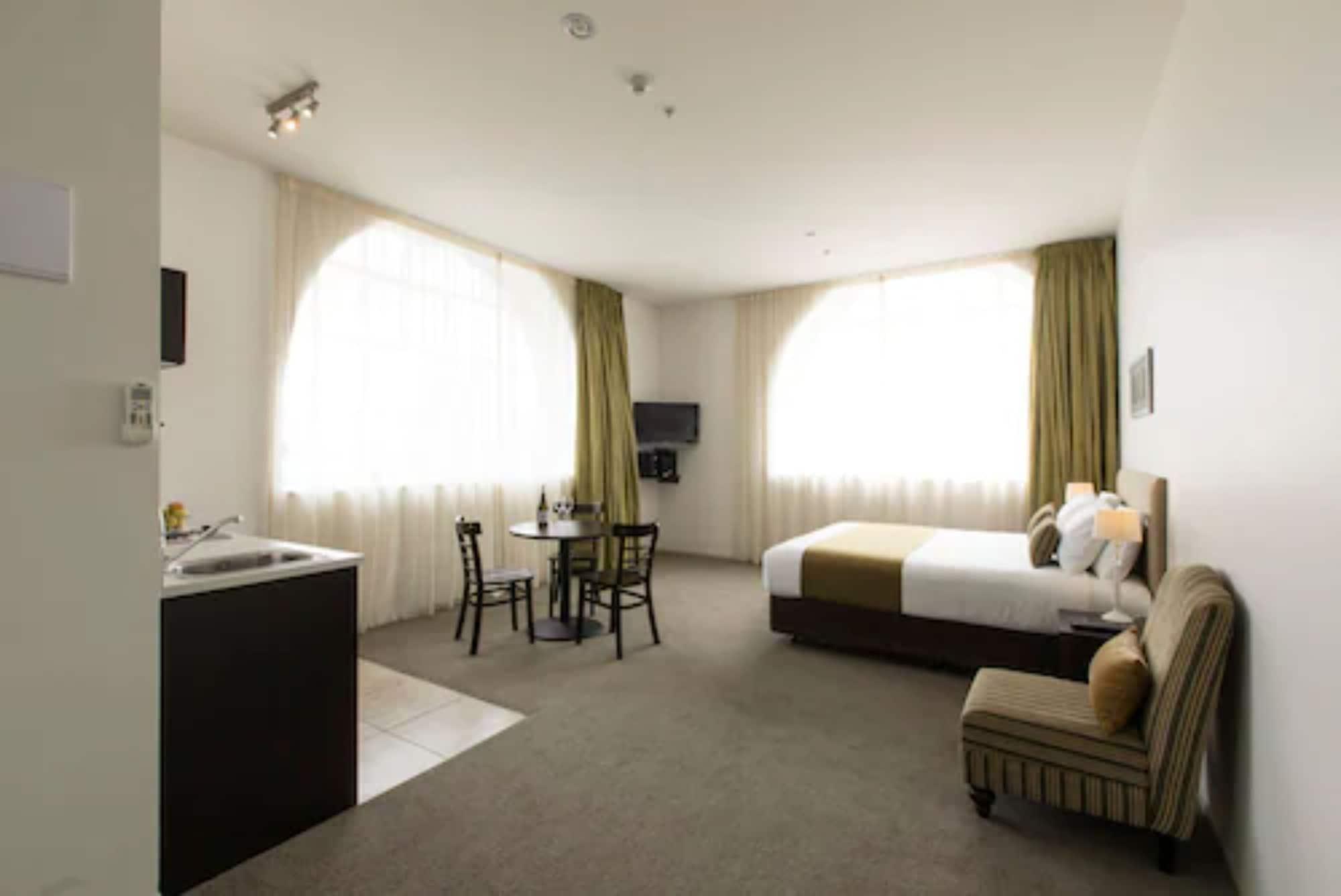 Quest Hamilton Serviced Apartments Екстер'єр фото