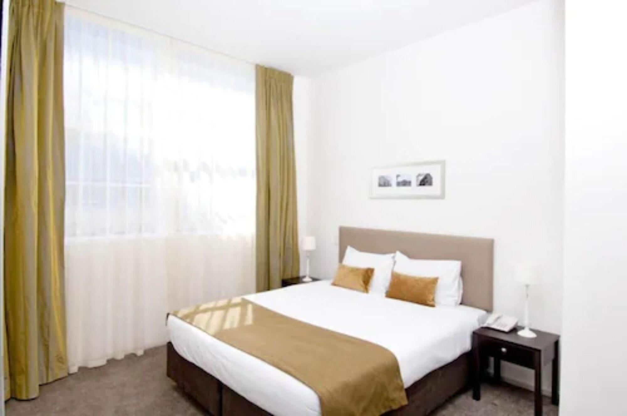Quest Hamilton Serviced Apartments Екстер'єр фото